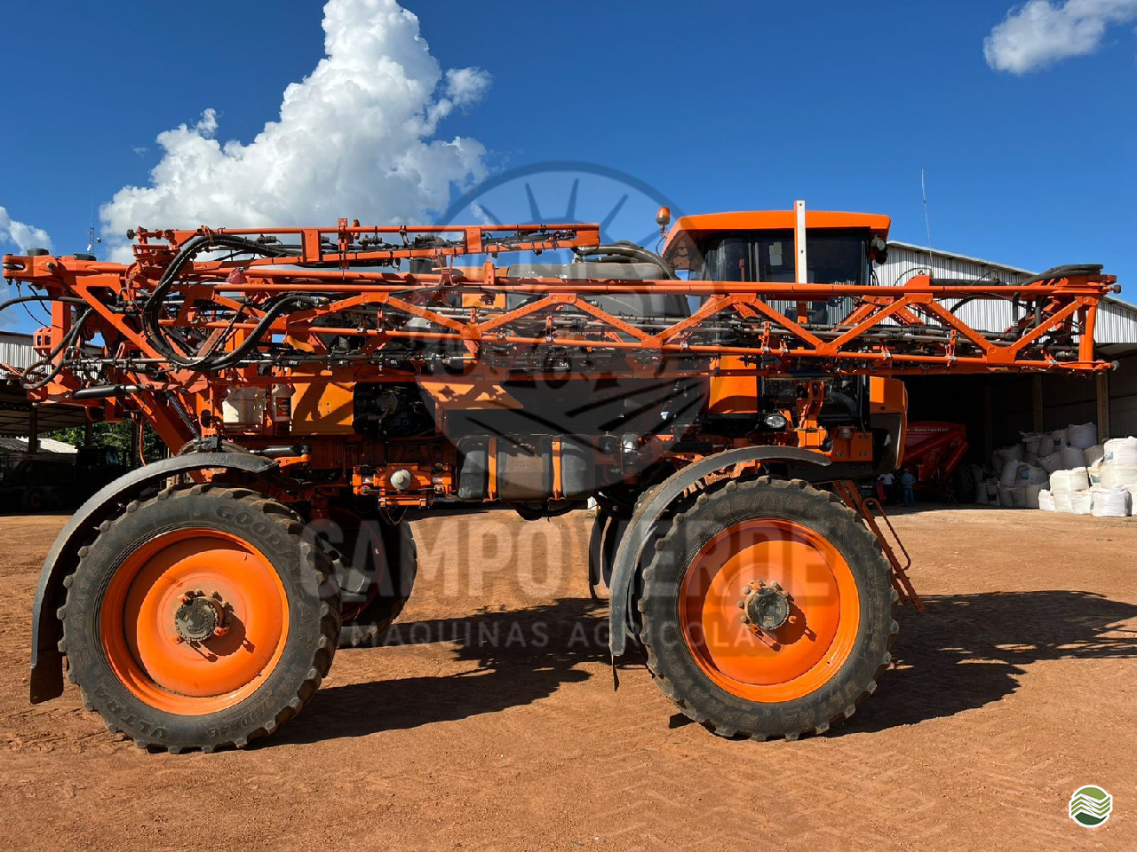 PULVERIZADOR JACTO UNIPORT 3030 Tração 4x4 Campo Verde Máquinas Agrícolas CAMPO VERDE MATO GROSSO MT